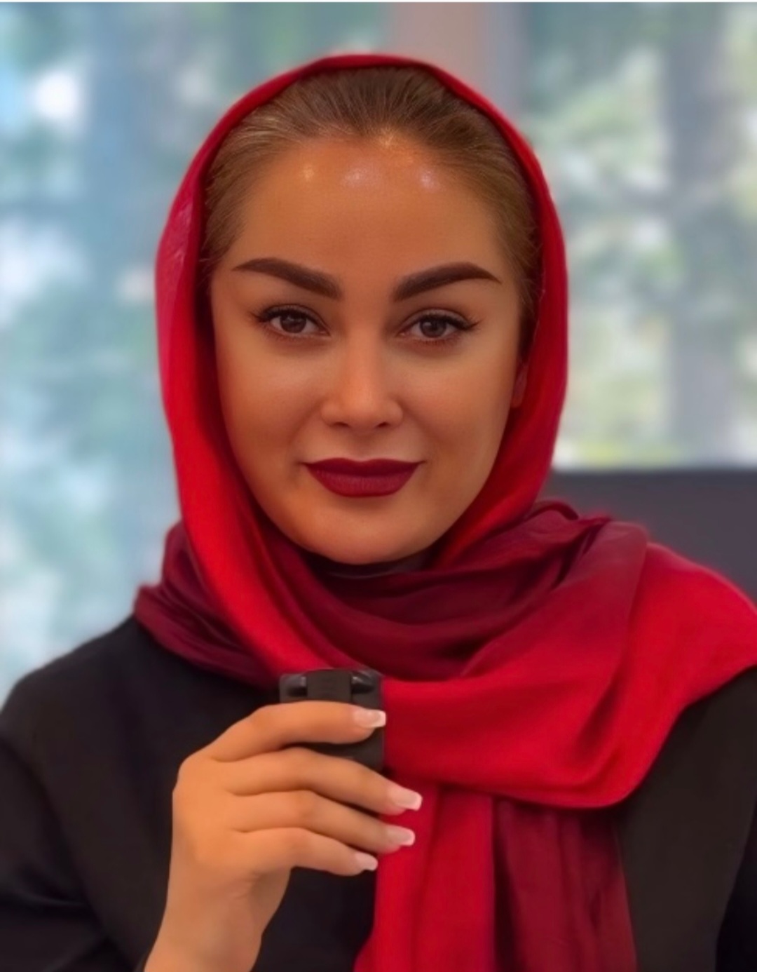 اذر همت زاده